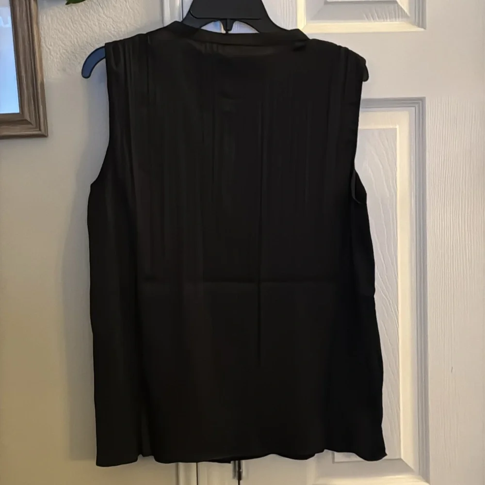DKNY Blouse - Picture 8 of 9